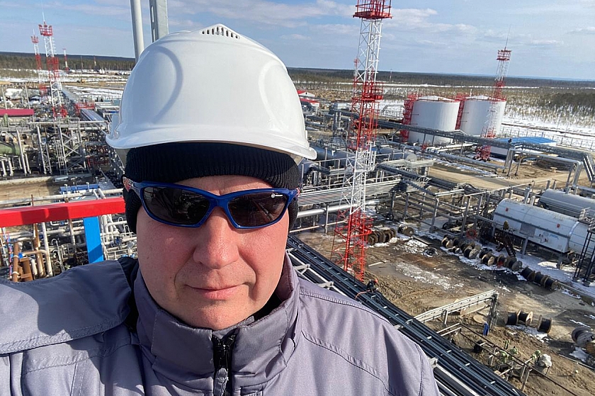 Среди тайги и нефтяных скважин