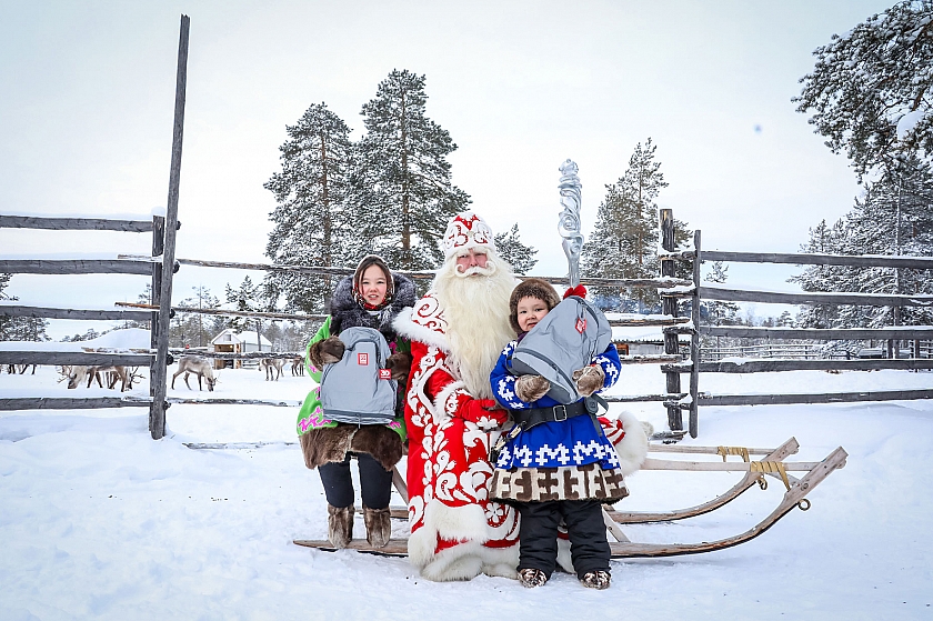 Дед Мороз посетил родовое угодье ханты на Повховском месторождении