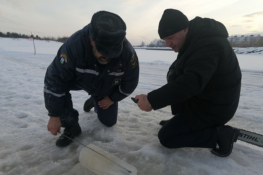 Урайские спасатели контролируют ситуацию на Конде