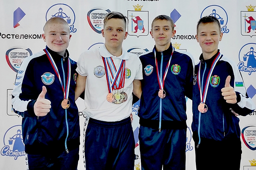 Югорчане привезли 10 медалей с чемпионата и первенства России по плаванию 