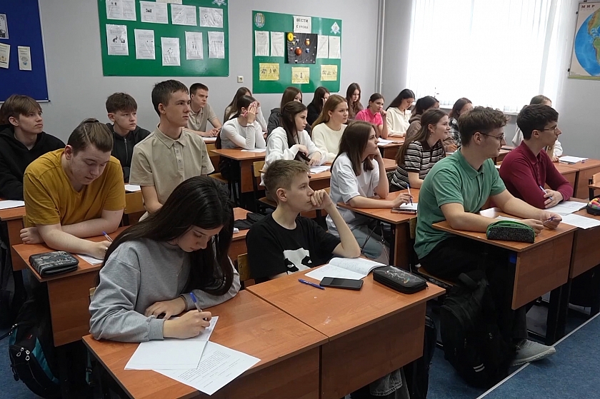 Школьники наших городов сдают итоговые экзамены