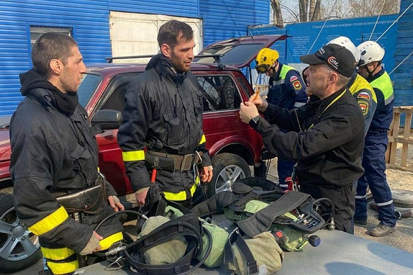 В соревнованиях пожарных в Кемерово приняли участие когалымские спасатели