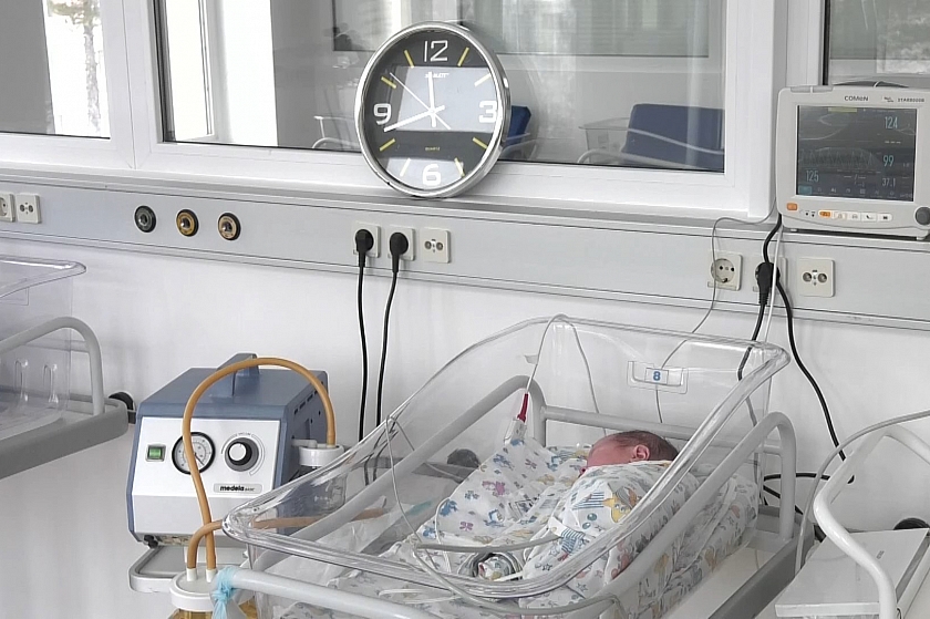 В Когалымской городской больнице появилось новое оборудование для обследования новорождённых