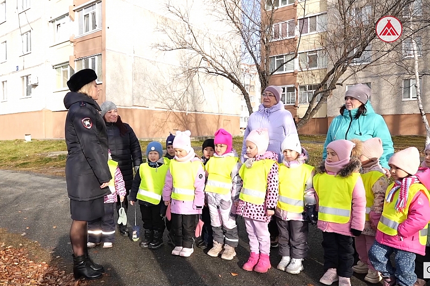 «Жизнь - это самое главное»: лангепасские малыши напомнили водителям Правила дорожного движения