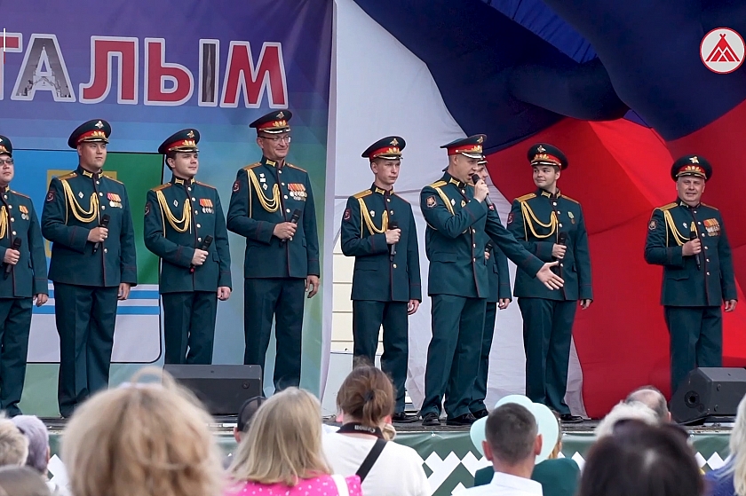В Когалыме выступил ансамбль песни и пляски Центрального военного округа