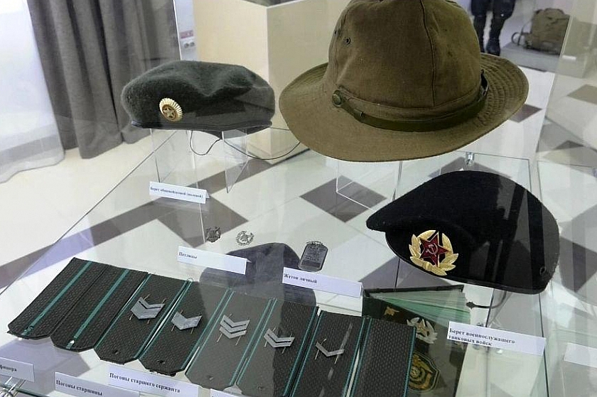 В урайском музее открылась выставка, посвящённая Дню защитника Отечества