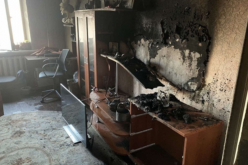 В Лангепасе из-за пожара в квартире эвакуировали жильцов подъезда