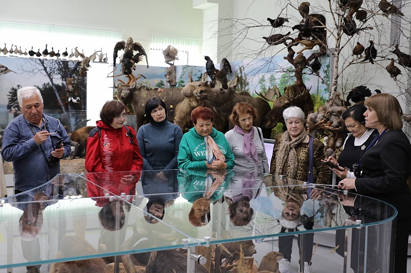 Ветераны-нефтяники посетили Русскинской музей Природы и Человека имени Александра Ядрошникова