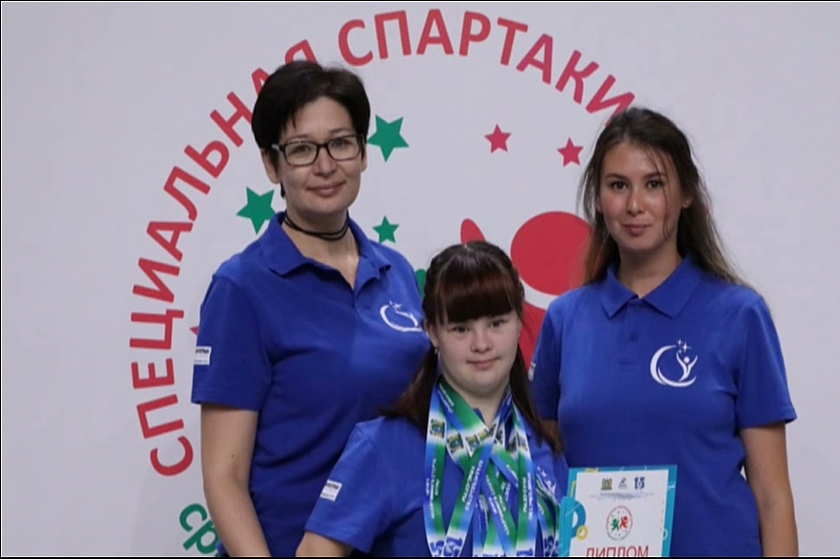 Кира Семёнова из города Покачи привезла 5 медалей