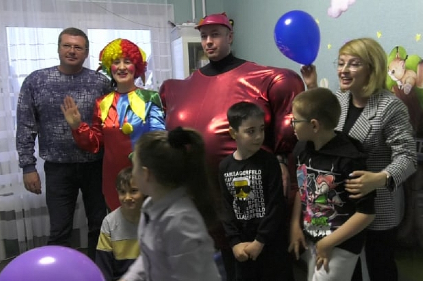 Покачёвские депутаты устроили праздник для детей