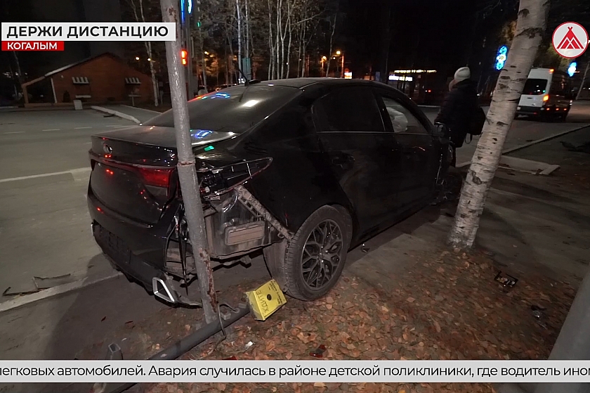 Тройное ДТП в Когалыме оставило пешеходов без исправного светофора