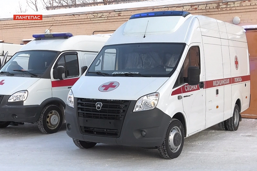В автопарке Лангепасской городской больницы - новая машина скорой помощи