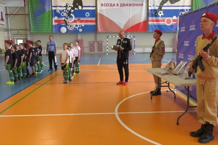 В Покачах состоялся турнир по мини-футболу в честь ветеранов 